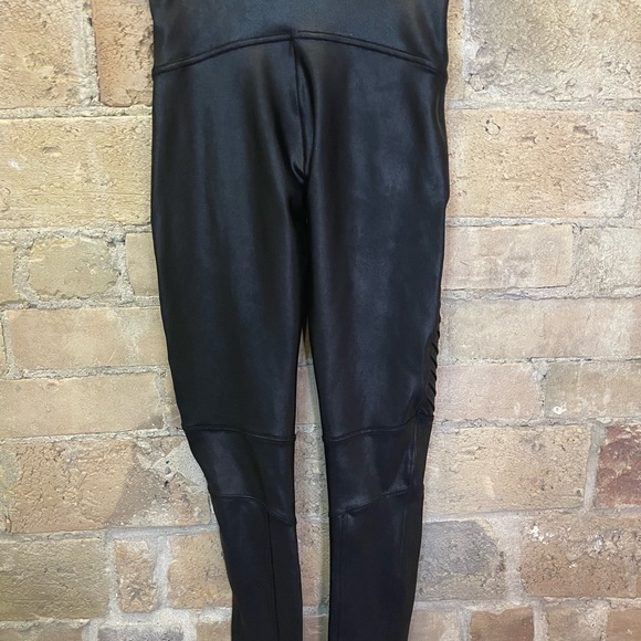SPANX Faux Leather Moto Leggings sz S - Picture 4 of 5